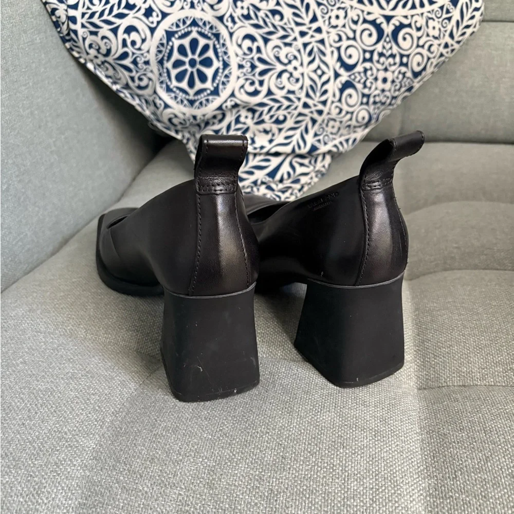 Vagabond Black Square-Toe Block Heel Pumps - Picture 4 of 4